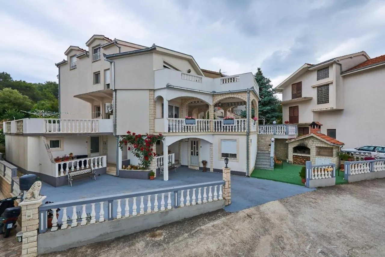 Studio Apartment In Mastrinka With Loggia, Air Conditioning, Wifi 5159-2 Trogir 0*,  Chorvatsko