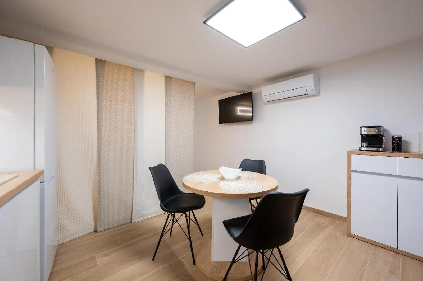 Studio Apartment In Mastrinka With Loggia, Air Conditioning, Wifi 5159-2 Trogir